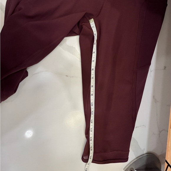 EUC Lululemon crop leggings with mesh detail - Picture 7 of 10